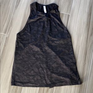 Lululemon top
